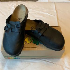 Birkenstock 39 size 8 Camden black